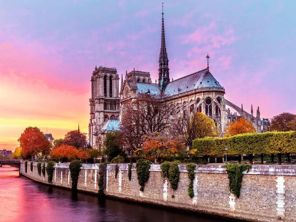 Picturesque Notre Dame 1500 Piece Puzzle